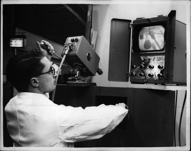 Apr. 04, 1953 - Opening of the British Industries Pair. The” Station” camera and control unit