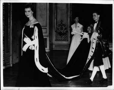 Jan. 01, 1954 - King Gustav Opens Swedish Parliament: King Gustav Of Sweden, opening this year's session of the Swedish Parliament, said that he would present a Bull for increased expenditure for the Air Force during the coming financial year, Arny and Navy expenditure woulds be out.Photo Shows Princess Margaretha, oldest daughter of the Princes Sybyllas, sen wearing Swedish short-dress for the first time