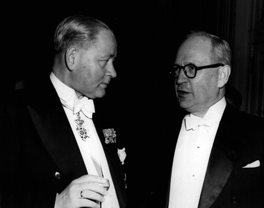 Tue 03, 1954 - Knights of the Round Table dinner in London Netherlands Ambassador - Norwegian foreign Minister
