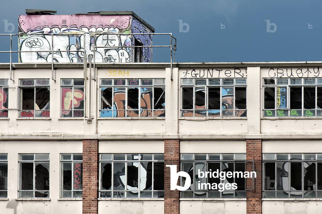 Urban decay on Bromley-bu-bow, 2020 (digital photograph