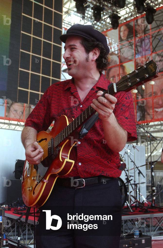 Vinicio Capossela pendant le Concert Pour Le Premier Mai.
30/4/2003.