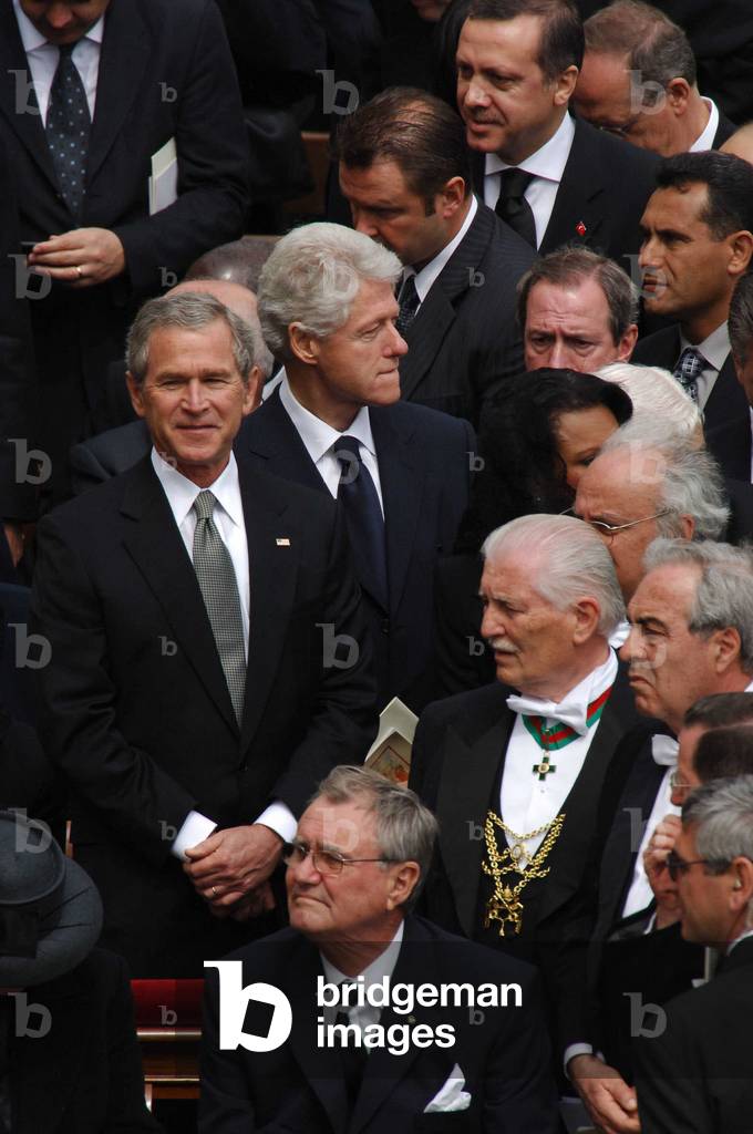Funerailles du Pape Jean Paul II a Vatican : George Bush et Bill Clinton. Rome, le 08/04/05.