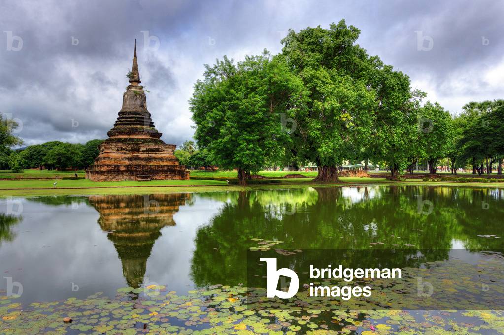 Asia, thailand, sukhothai historical park, wat mahathat temple  (photo)
