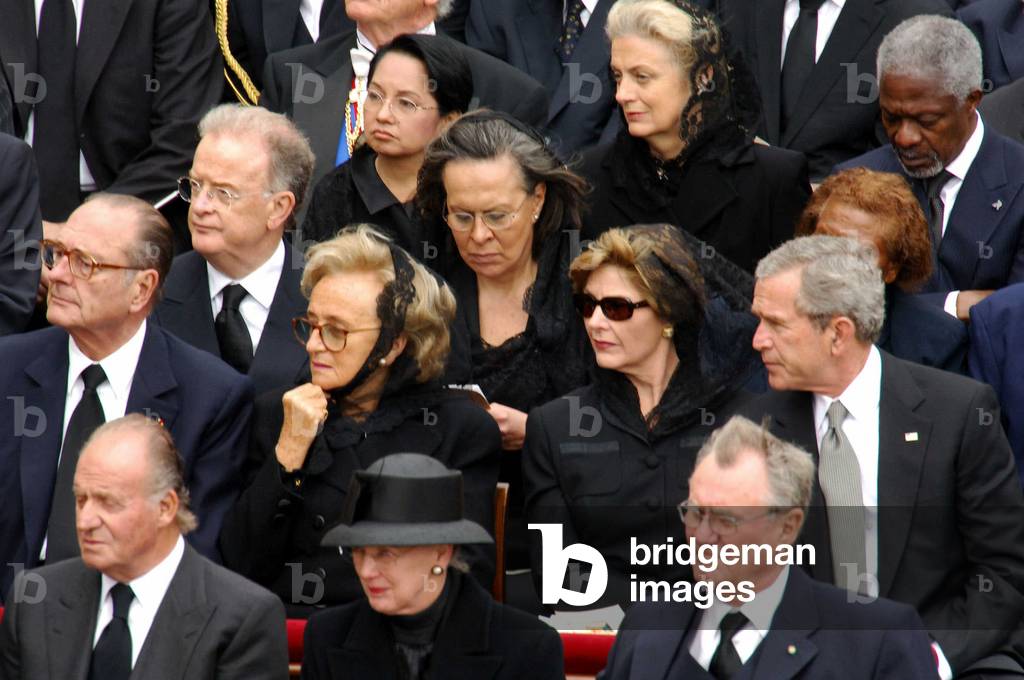 Funerailles du Pape Jean Paul II a Vatican : JAQUES et Bernadette CHIRAC, LAURA et GEORGE W BUSH, KOFI ANNAN. Rome, le 08/04/05.