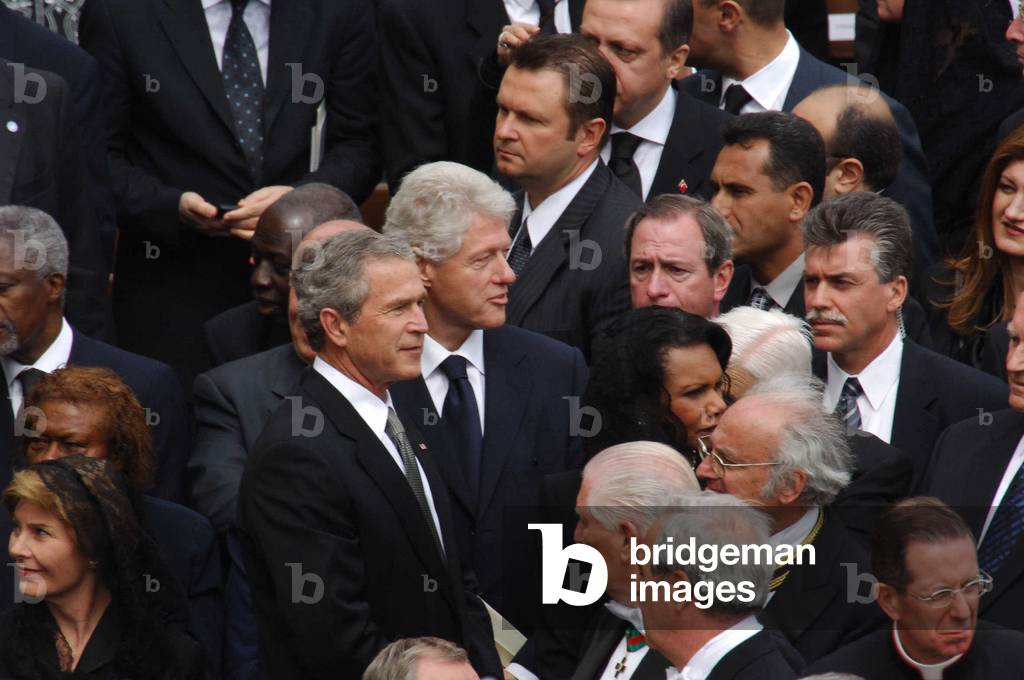 Funerailles du Pape Jean Paul II a Vatican : George Bush et Bill Clinton. Rome, le 08/04/05.