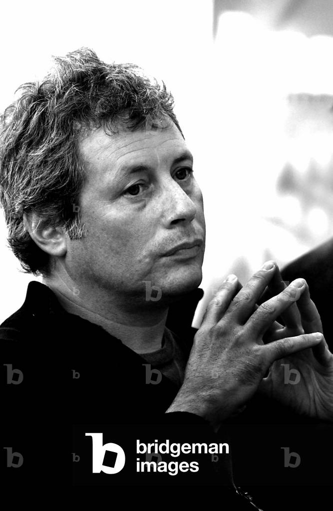"21/09/2004", b/w