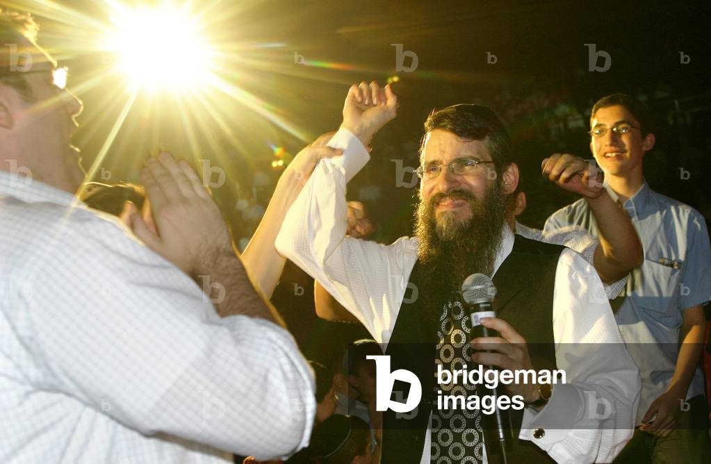 Avraham Fried with audience