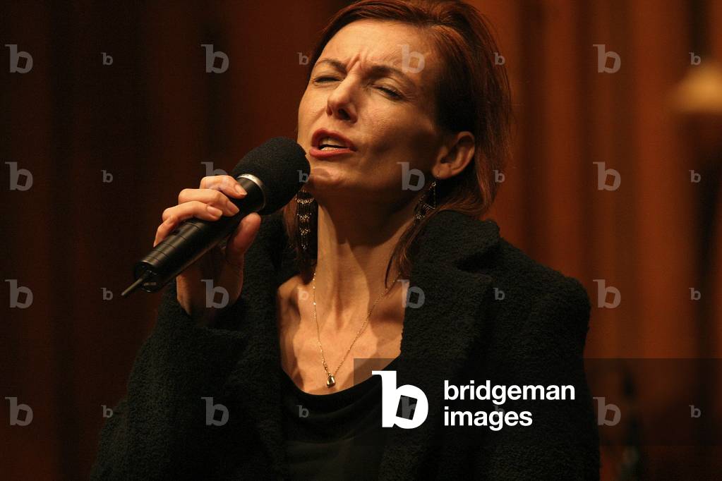Ute Lemper rehearsing at
