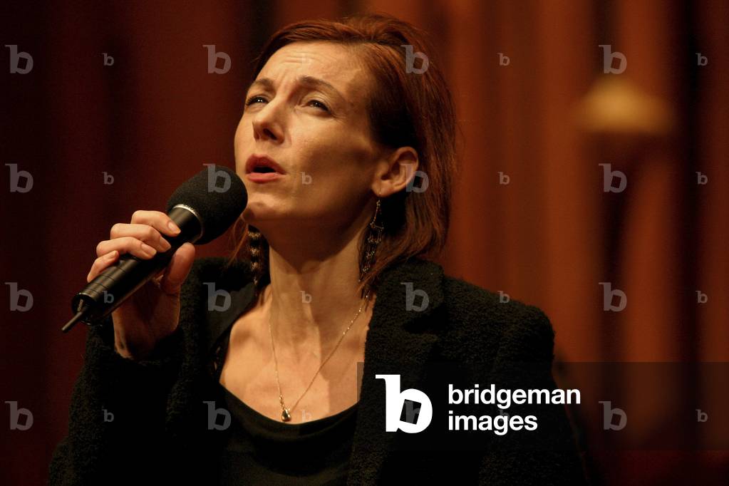 Ute Lemper rehearsing at