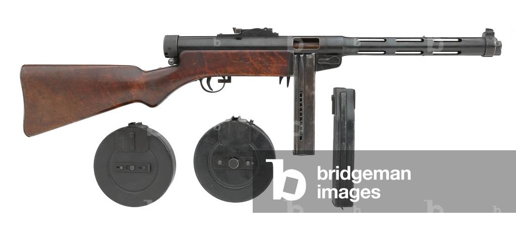 Suomi KP M31 centrefire automatic submachine gun, 1932 (wood & metal)