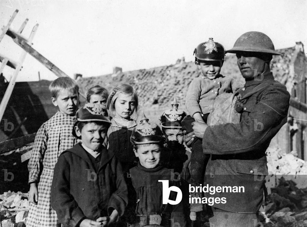 Official photograph taken on the British Western Front, 1917-1918 (b/w photo)