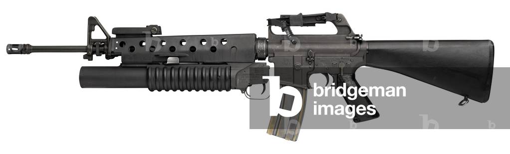 Centrefire automatic rifle with centrefire breech loading grenade launcher,  (photo)