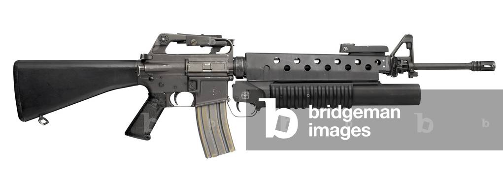 Centrefire automatic rifle with centrefire breech loading grenade launcher,  (photo)