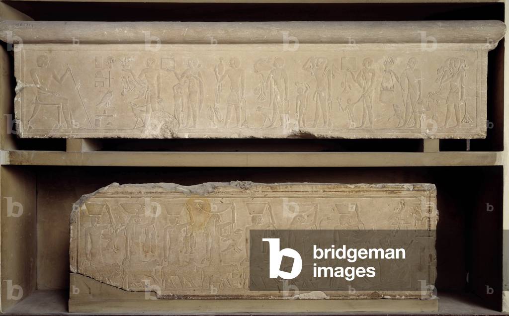 Antiquite Egyptian: low relief in limestone of the priest of Bouto Horhotep, represented sitting on the left, receiving offerings. 30th dynasty, Lower epoch. Museum of Egypt, Cairo