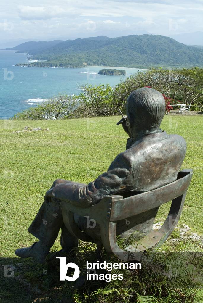 Statue of Noel Coward by Angela Conner at Firefly, Port Maria, Jamaica (photo)