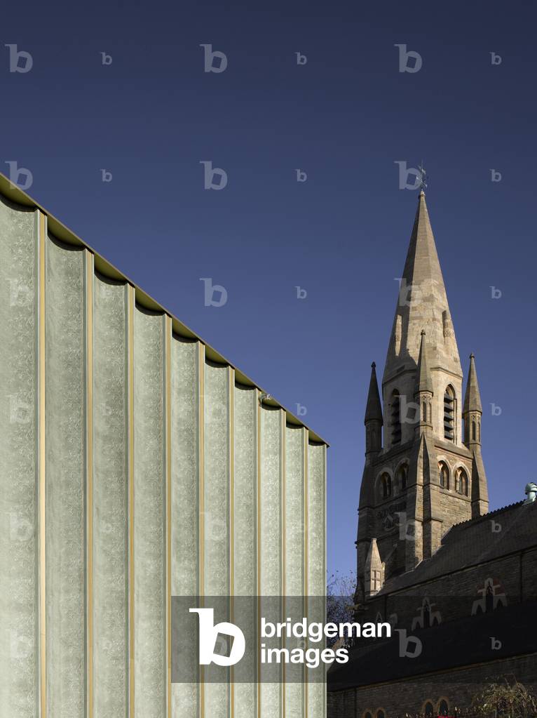 Nottingham Contemporary, facade of lace patterned surface of precast concrete, inspired by the historic Lace Market location, Nottingham, UK (photo)