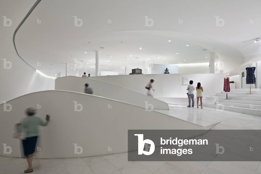 Gallery interior of Museo Soumaya (Soumaya Museum), Nuevo Polanco, Mexico City, Mexico (photo)