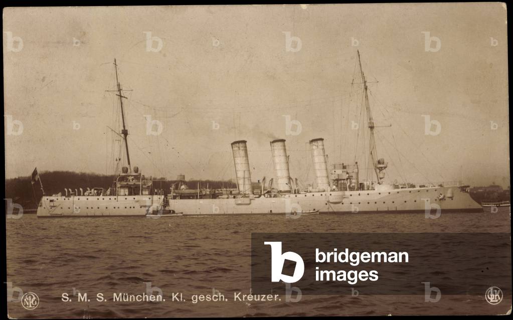 Side view of the steamer Munich of HAPAG