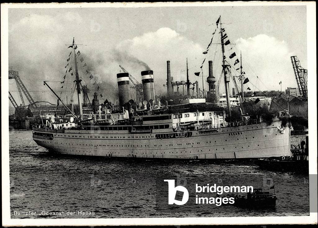 HAPAG, steamship Oceana at the port, tug