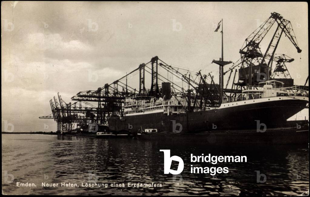 Emden, Extinguishing of an ore steamer, New Port