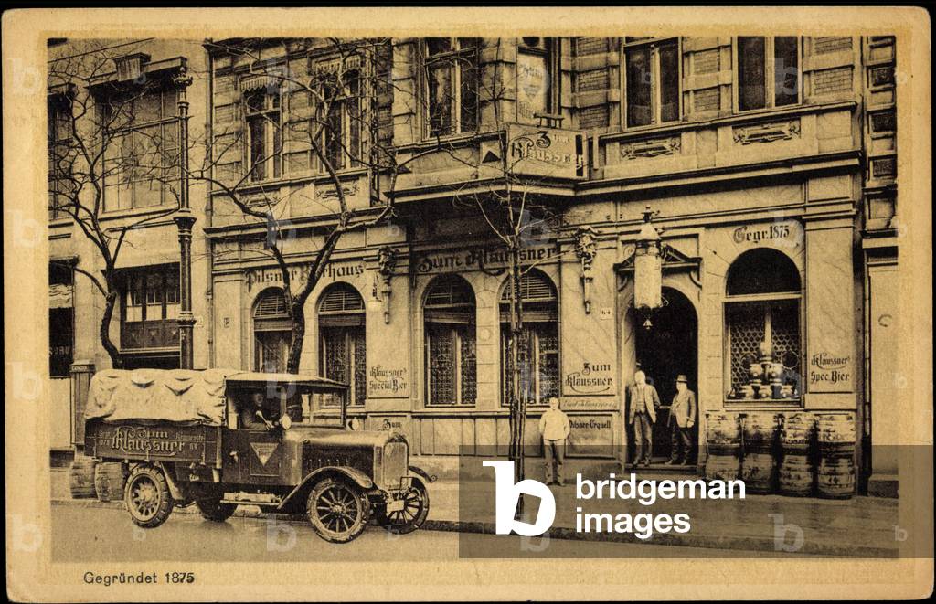 Berlin, Krausenstr 64, Bierhaus zum Klaussner, Truck