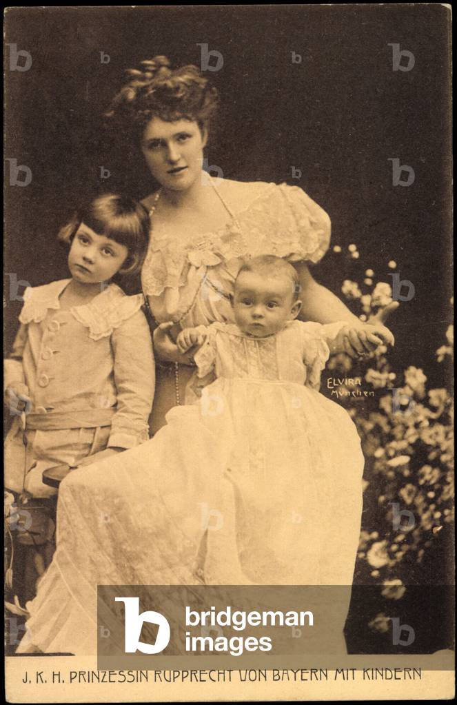 Ak J.K.H. Princess Rupprecht of Bavaria with family (b/w photo)