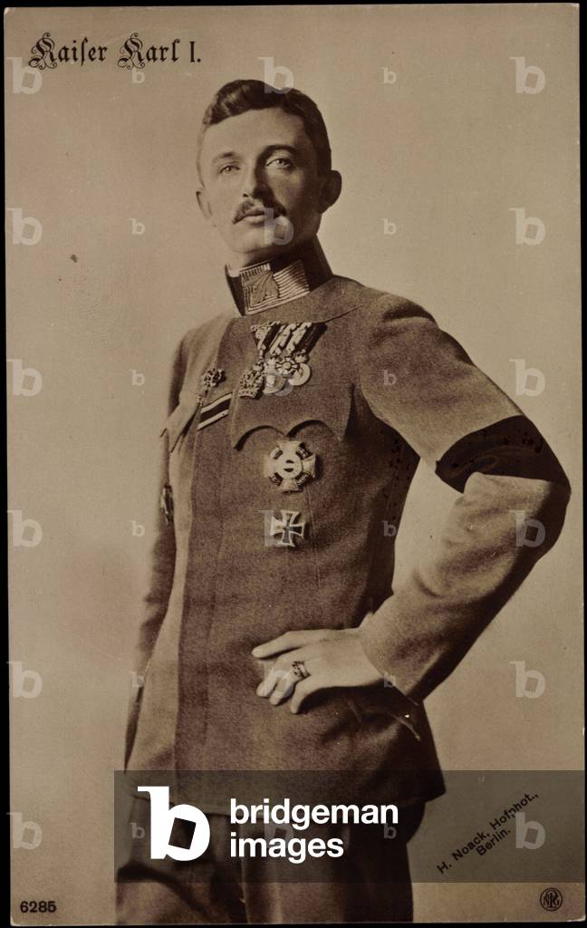 Ak Emperor Charles I of Hungary in uniform with breast star, NPG 6285 (b/w photo)