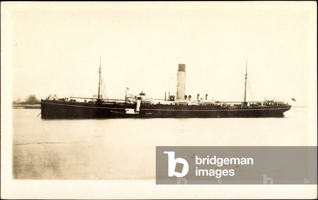 View of a steamboat near the coast, Gnamaré