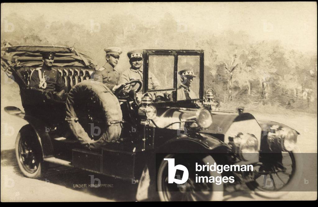 Ak Crown Prince William of Prussia on the road (b/w photo)