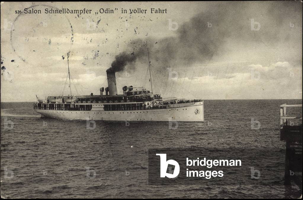 Salon fast steamer Odin in full speed