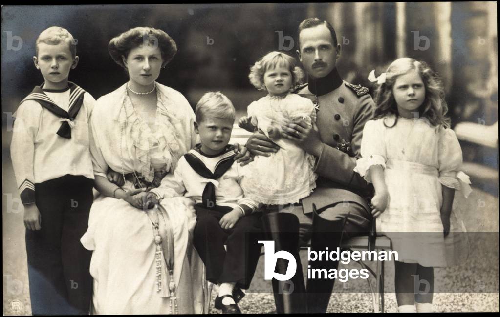 Victoria Adelheid, Carl Eduard, Duke Children