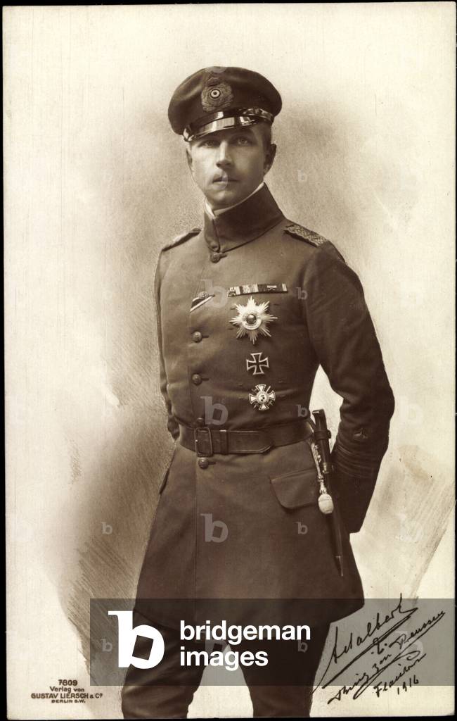 Ak Prince Adalbert of Prussia, Liersch 7809, Uniform, Knife (b/w photo)