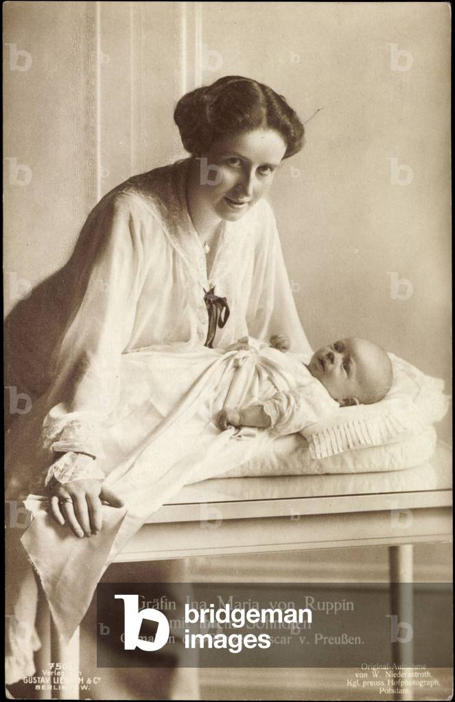 Countess Ina Maria von Ruppin with son, Liersch 7501