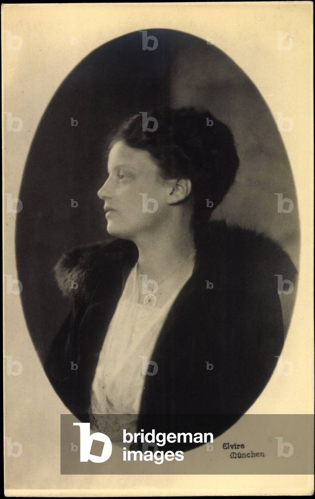 Mount photo Ak Princess Gundelinde of Bavaria, Countess Preysing (b/w photo)