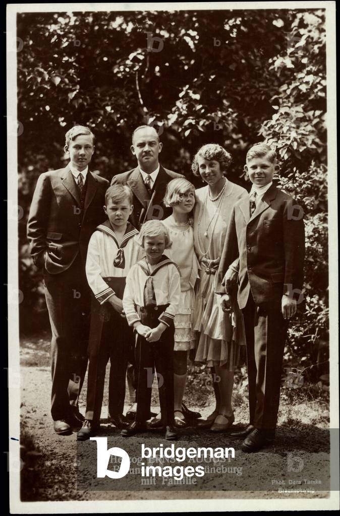 Ak Herzog Ernst August zu Braunschweig Lüneburg, Victoria Luise, Söhne (b/w photo)