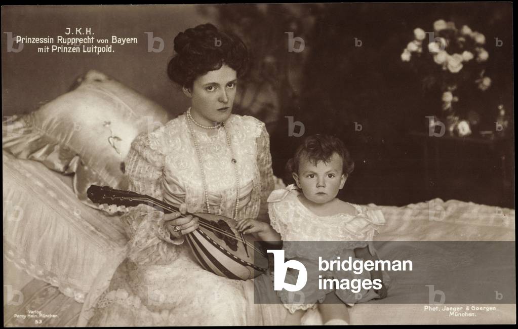 Ak I.K.H. Princess Rupprecht with Hereditary Prince Luitpold of Bavaria Wittelsbach (b/w photo)