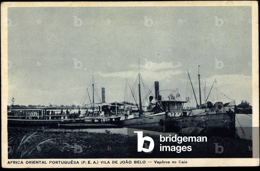 Vila de Joao Belo Mozambique, Vapôres no Cais, Steamer
