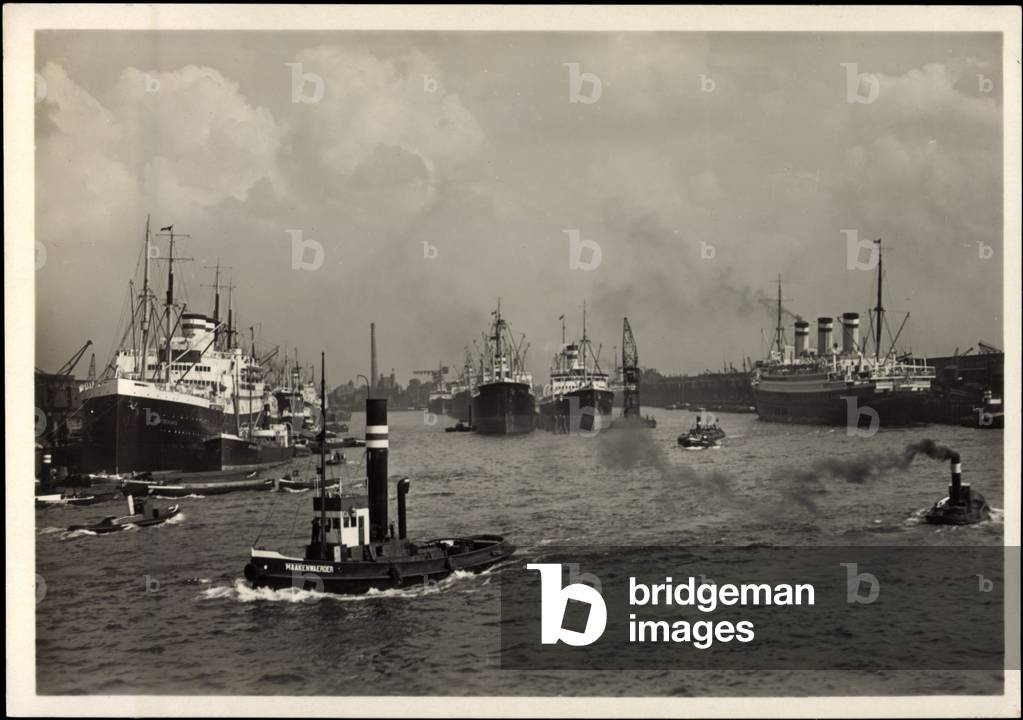 Hamburg, View to Kaiser Wilhelm Harbour, Ships