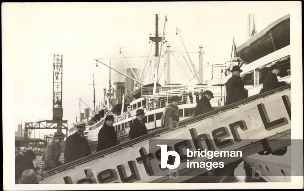 Photo Norddeutscher Lloyd Bremen, Passengers, Gangway