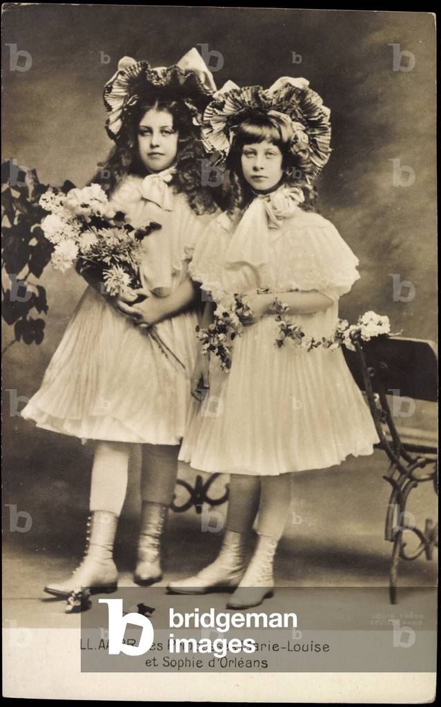 Ak Princess Marie Louise and Sophie d'Orleons (b/w photo)