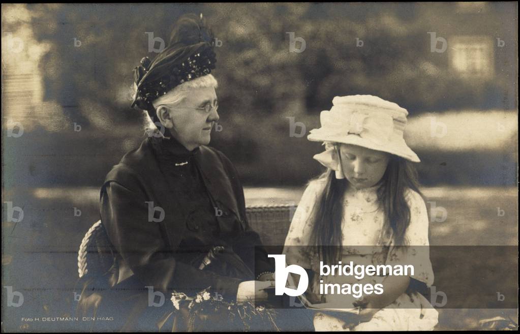 Ak Emma zu Waldeck and Pyrmont, Princess Juliana, Adel Netherlands (b/w photo)