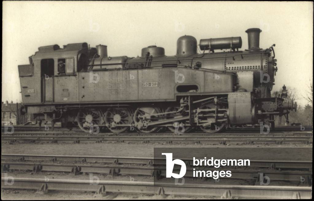Photo German freight locomotive No. 50 902, driver