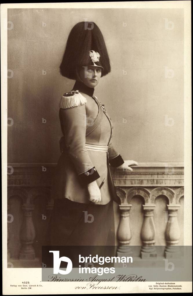 Ak Princess August William of Prussia in uniform, Liersch 4525 (b/w photo)