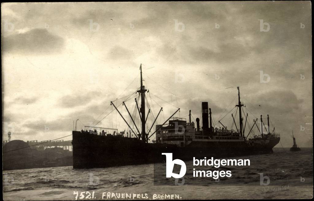 Photo Bremen, view of the steamer Frauenfels, DDG Hansa