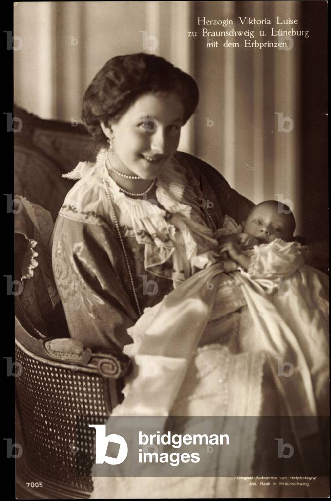 Ak Duchess Viktoria Luise zu Braunschweig Lüneburg, Hereditary Prince (b/w photo)
