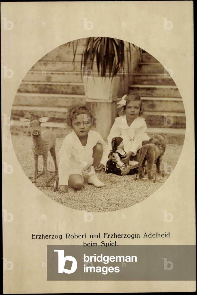 Mount Ak Archduke Robert and Archduchess Adelheid at the game, BKWI (b/w photo)