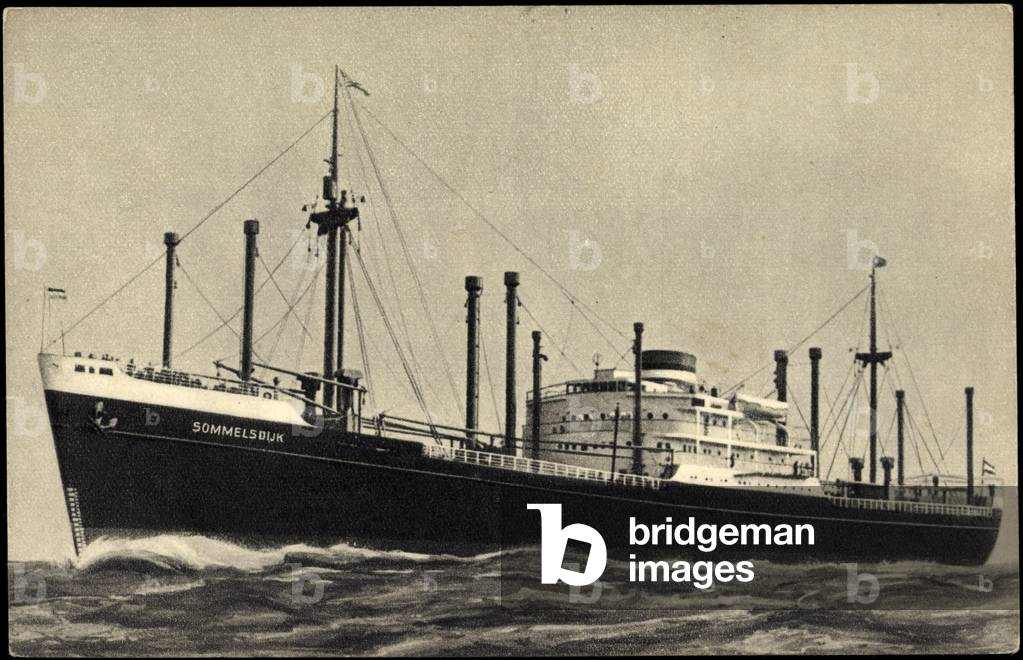 HAPAG, M.V. Sommelsdijk, steamship in motion