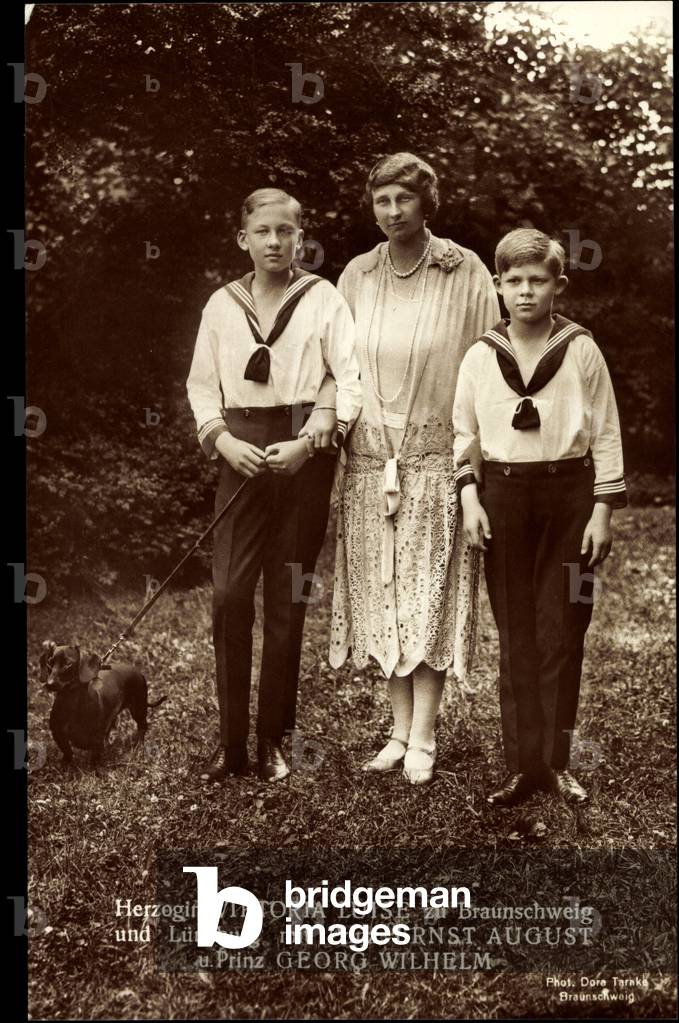 Duchess Viktoria Luise zu Braunschweig Lüneburg, Georg Wilhelm, Dachshund