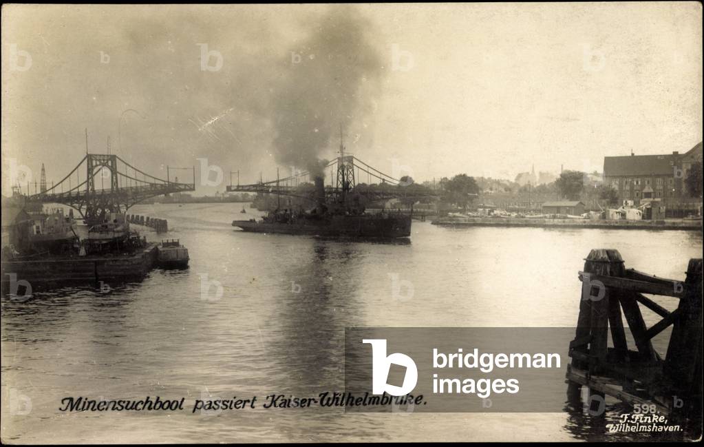 German warship, mine search boat, Wilhelmbrücke