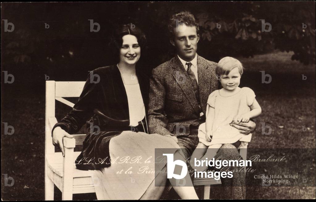 Ak L.L.A.R.R. the Duke and Duchess of Brabant and Princess Josephine Ch. (b/w photo)